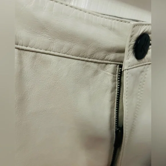 ONE TEASPOON chaos walking fringed leather bandit shorts in white size 8 - Picture 10 of 12